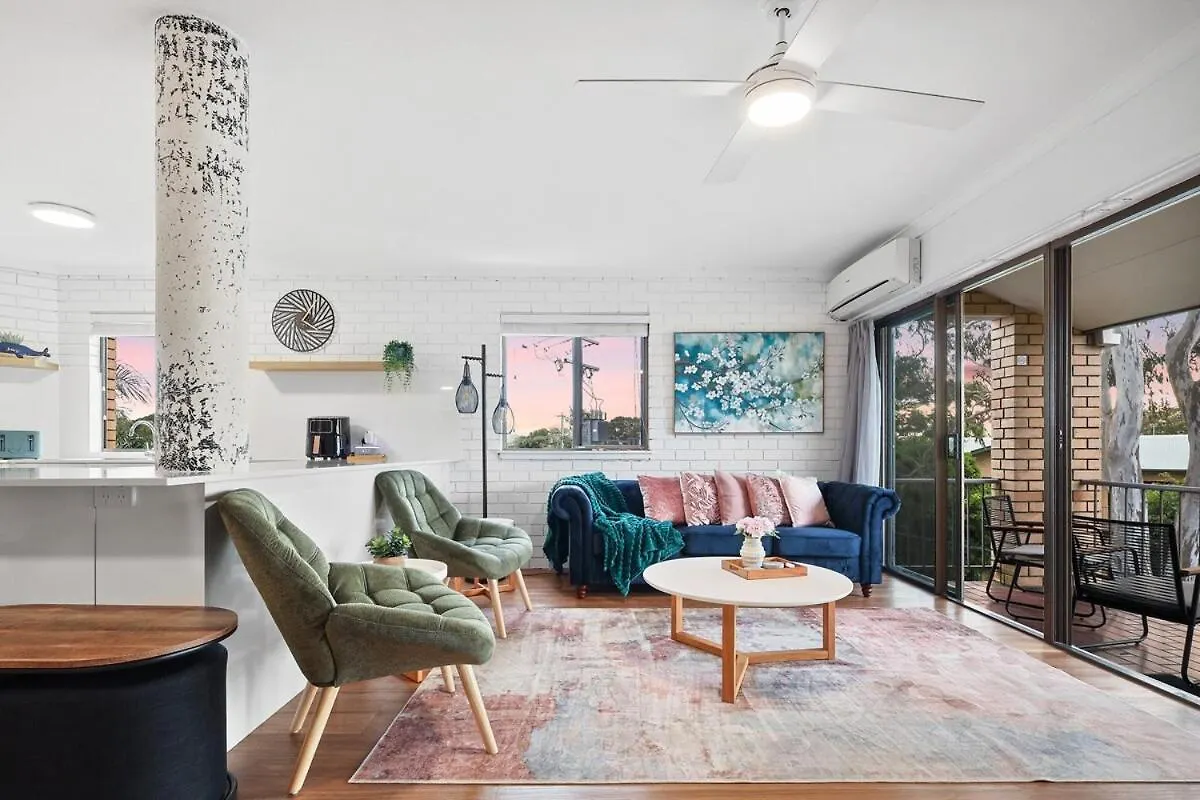 아파트 Two Bedroom River View Unit With Pool 마루치도르 오스트레일리아